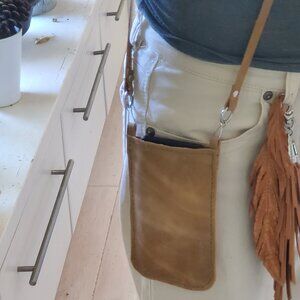 Brand New -100% leather phone case -Crossbody strap - Fits Samsung Galaxy S10